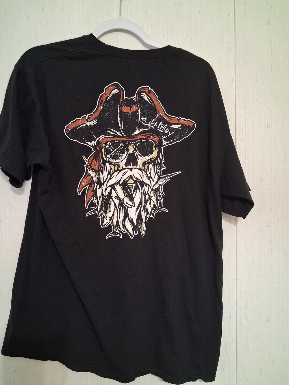 Pirate Mens Salt Life Captain Fishy Graphic Pocket T-Shirt Excellent Condition L
